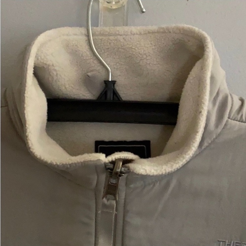 The North Face White & Silver ZIP UP EUC - Picture 3 of 8